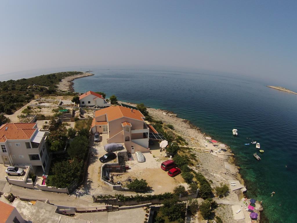 Direkt Am Meer-Apartments Puntaplanka Рогозница Экстерьер фото