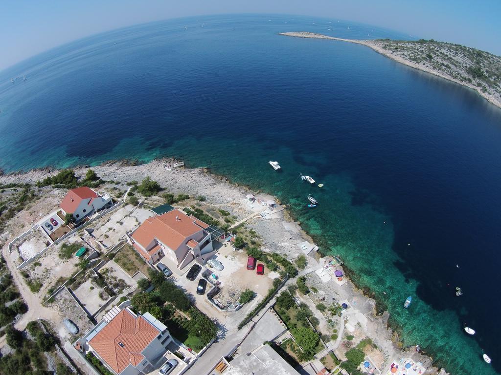 Direkt Am Meer-Apartments Puntaplanka Рогозница Экстерьер фото
