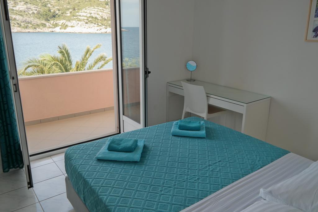 Direkt Am Meer-Apartments Puntaplanka Рогозница Экстерьер фото