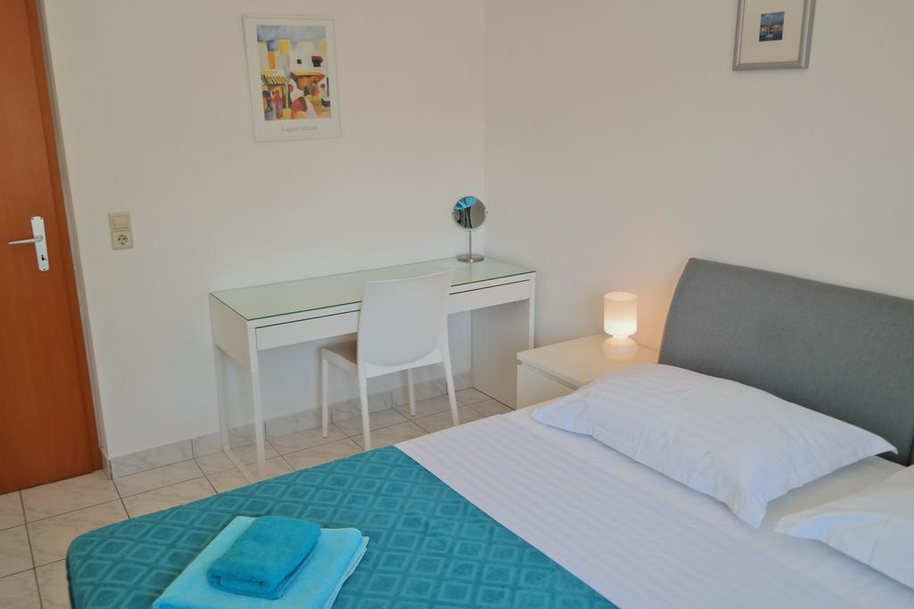 Direkt Am Meer-Apartments Puntaplanka Рогозница Экстерьер фото