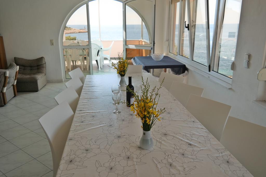 Direkt Am Meer-Apartments Puntaplanka Рогозница Экстерьер фото